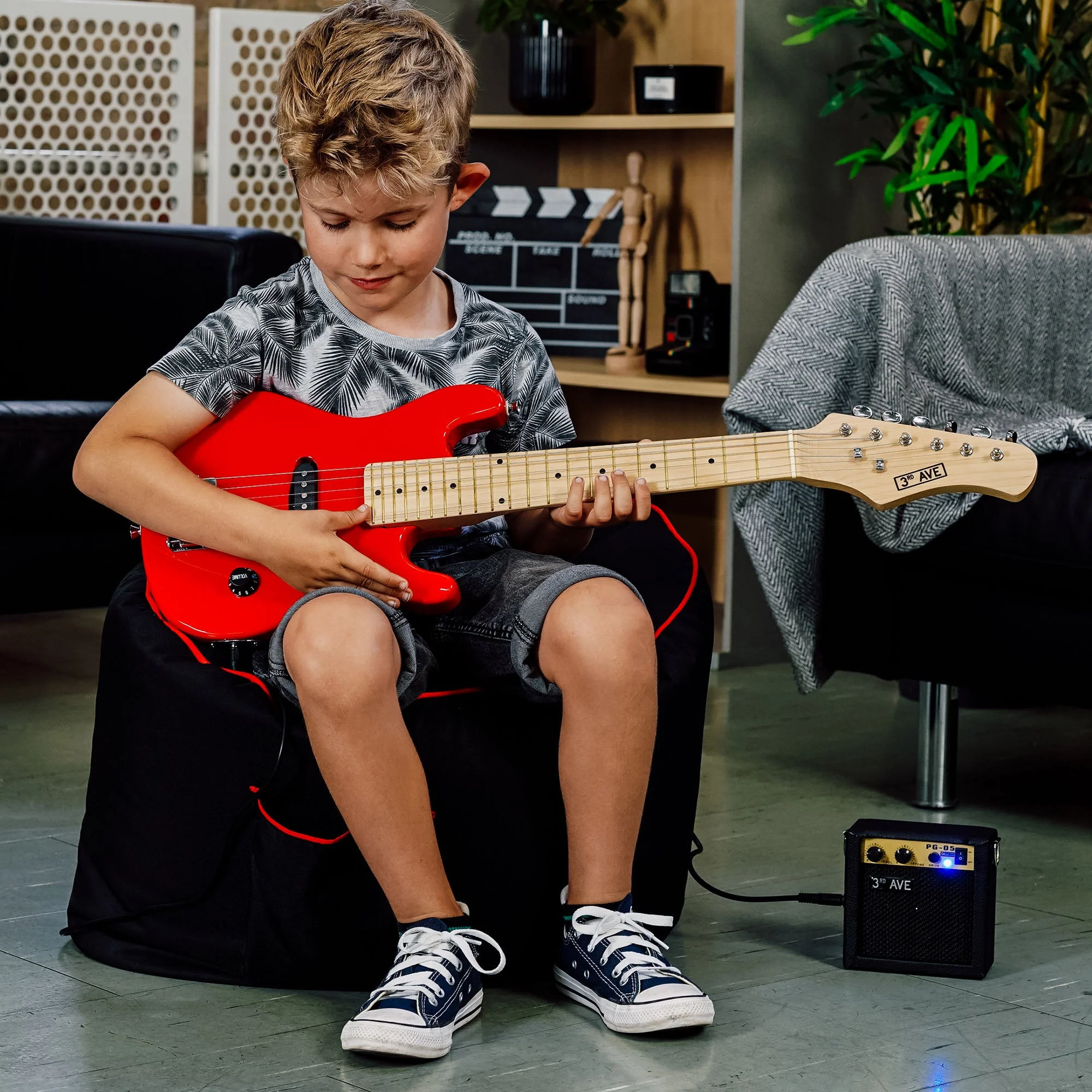 3rd Avenue Junior Electric Guitar Pack - Red - Image 5