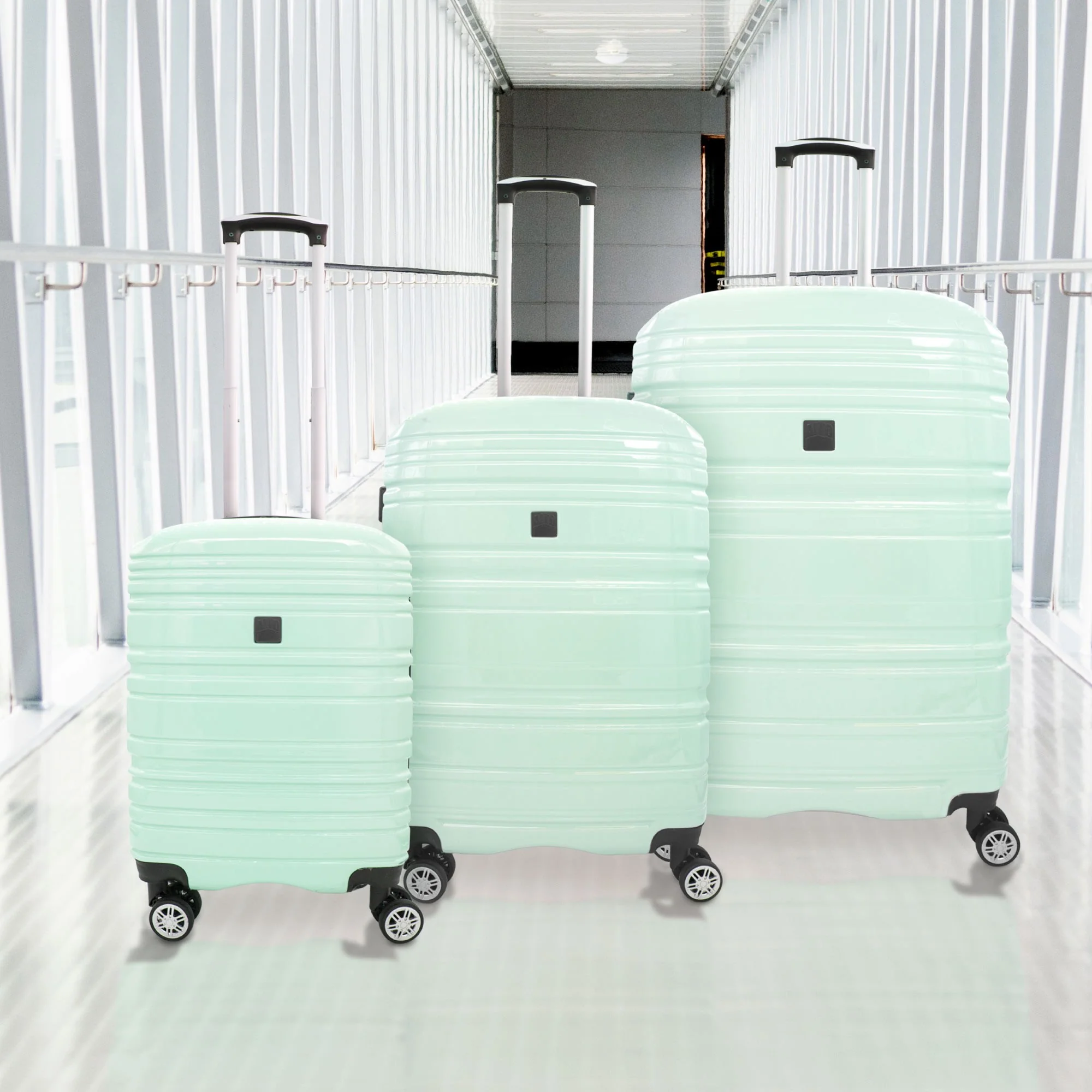 Alto Cloud ABS Suitcase - Mint - Image 2