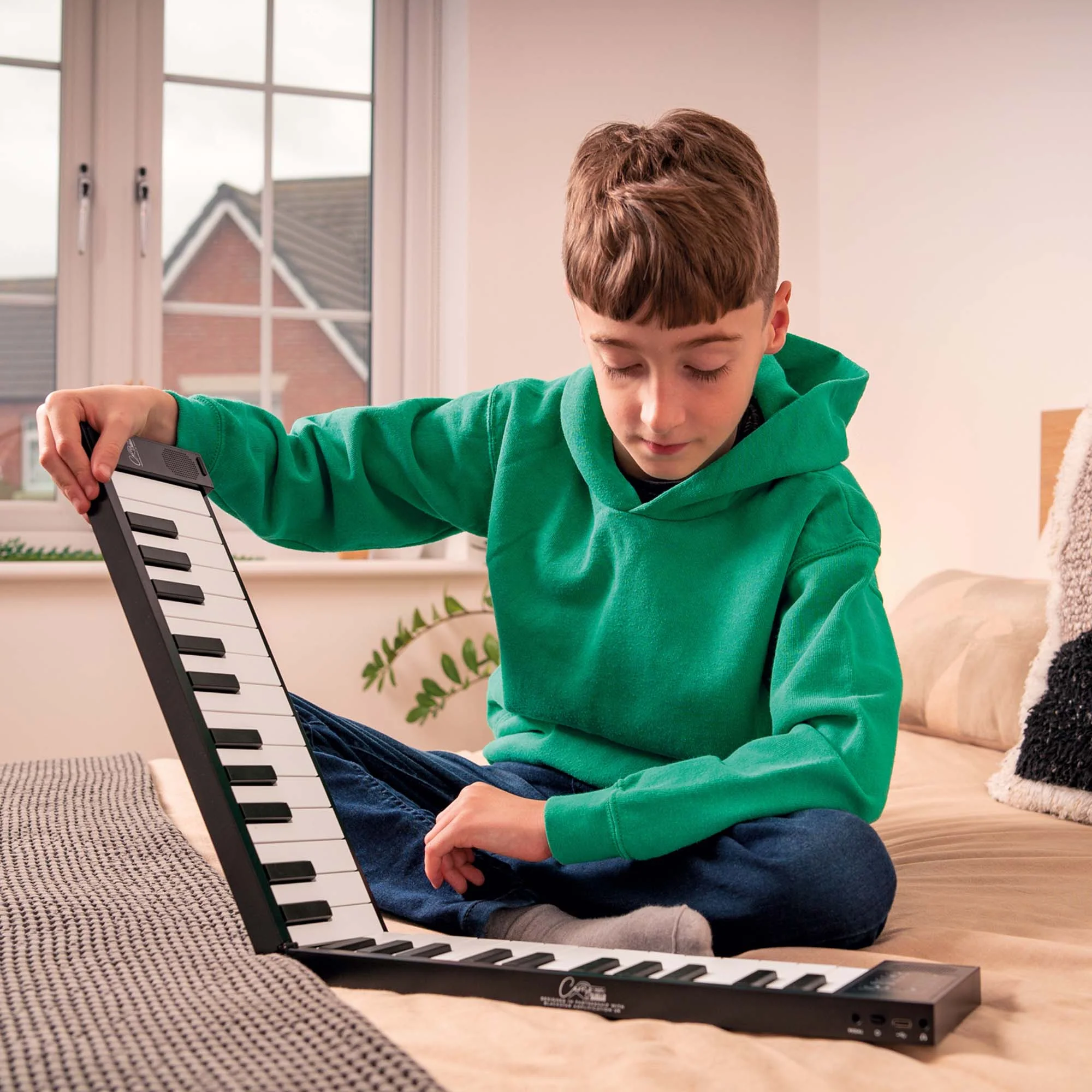 Carry-On 49 Key Touch Sensitive Folding Piano - Black - Image 3