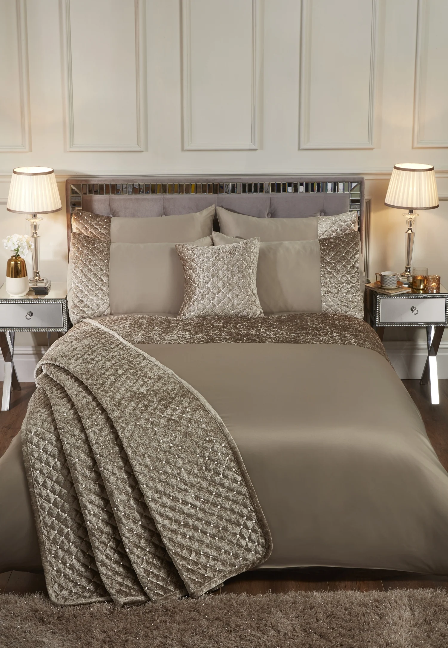 Glamour - Quilted Sequin Velvet Duvet Set In Mink - King Size - Image 2