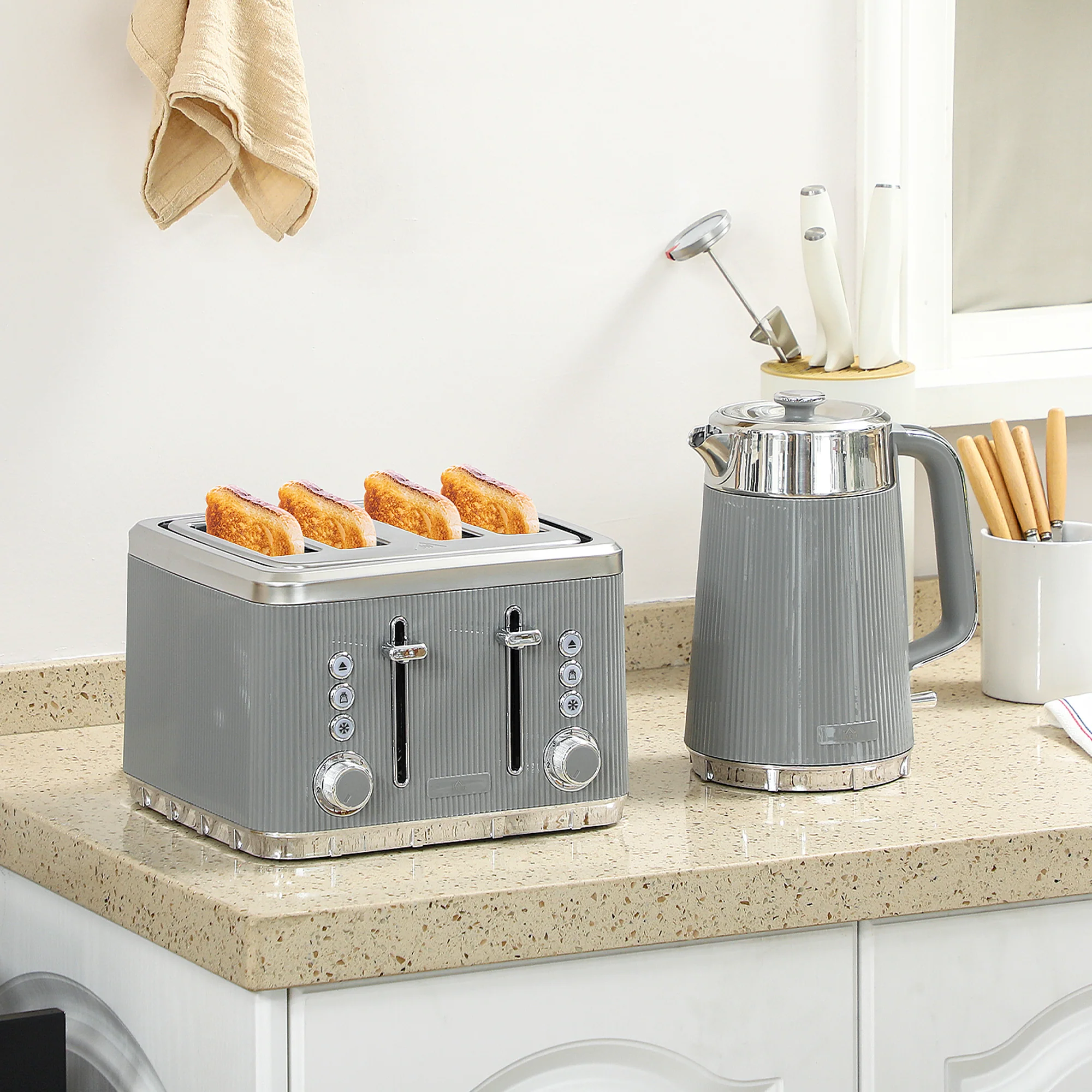 HOMCOM 1.7L 3000W Rapid Boil Kettle And 4 Slice Toaster Set Crumb Tray - Image 20