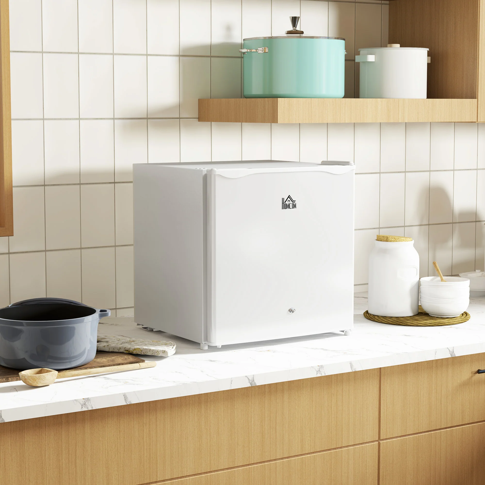HOMCOM 46L Counter Top Fridge Mini Fridge With Lock Chiller Box - Image 11