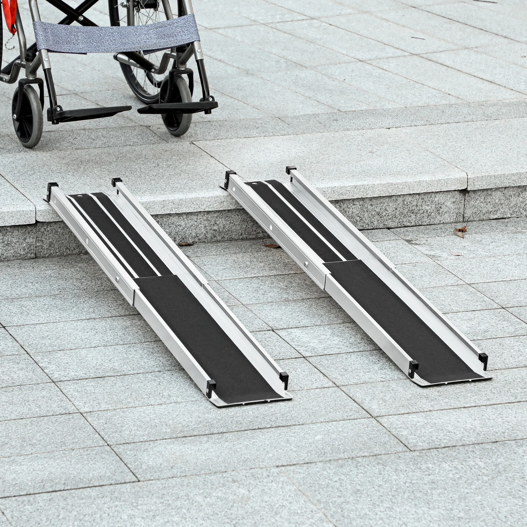 HOMCOM Aluminium Telescopic Wheelchair Ramps, 122cm, 270kg, Folding Ramp - Image 2