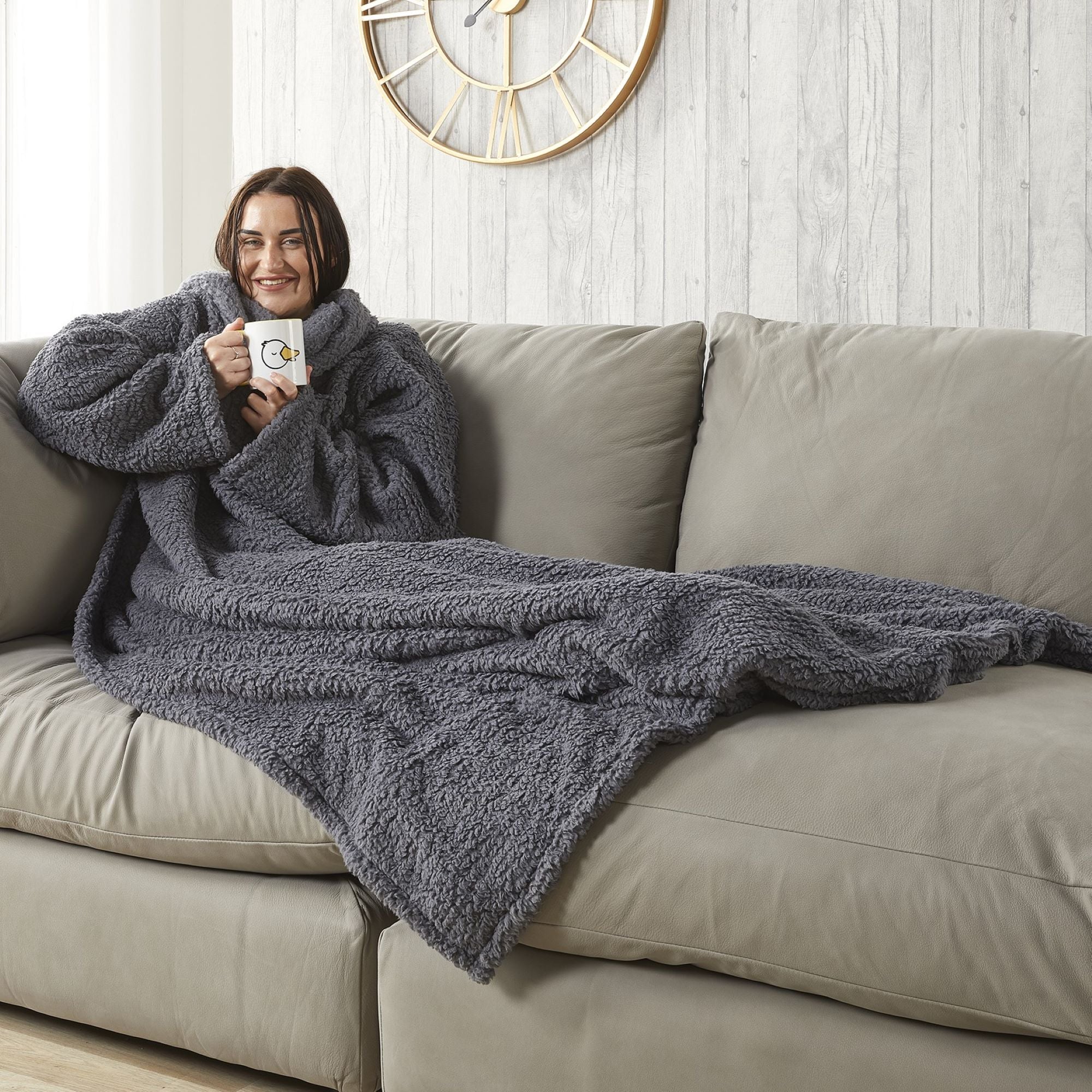 Huggleland Wearable Blanket - Charcoal - Image 2
