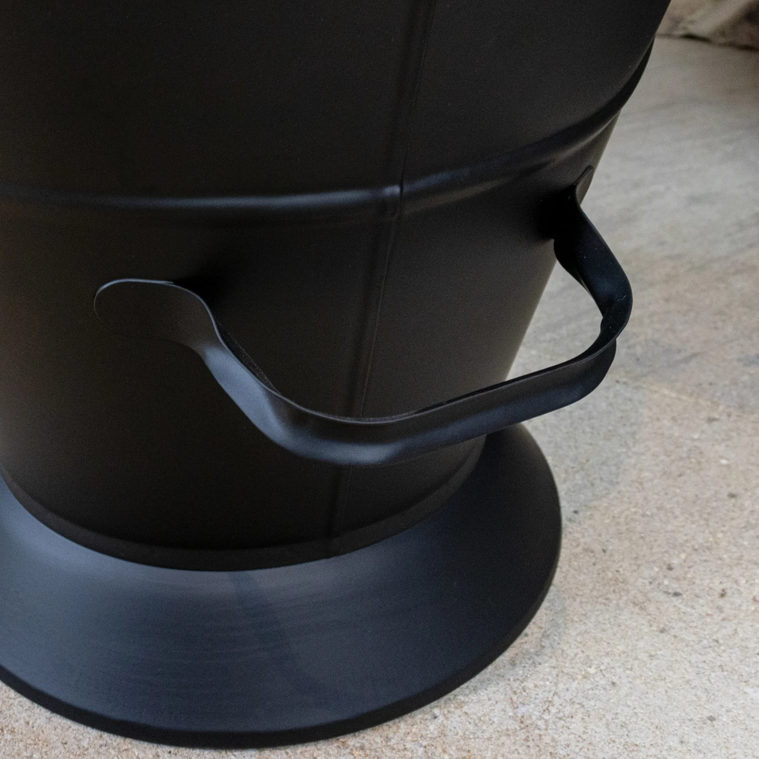 JVL Cheviot Waterloo Fireside Coal Bucket - Image 13