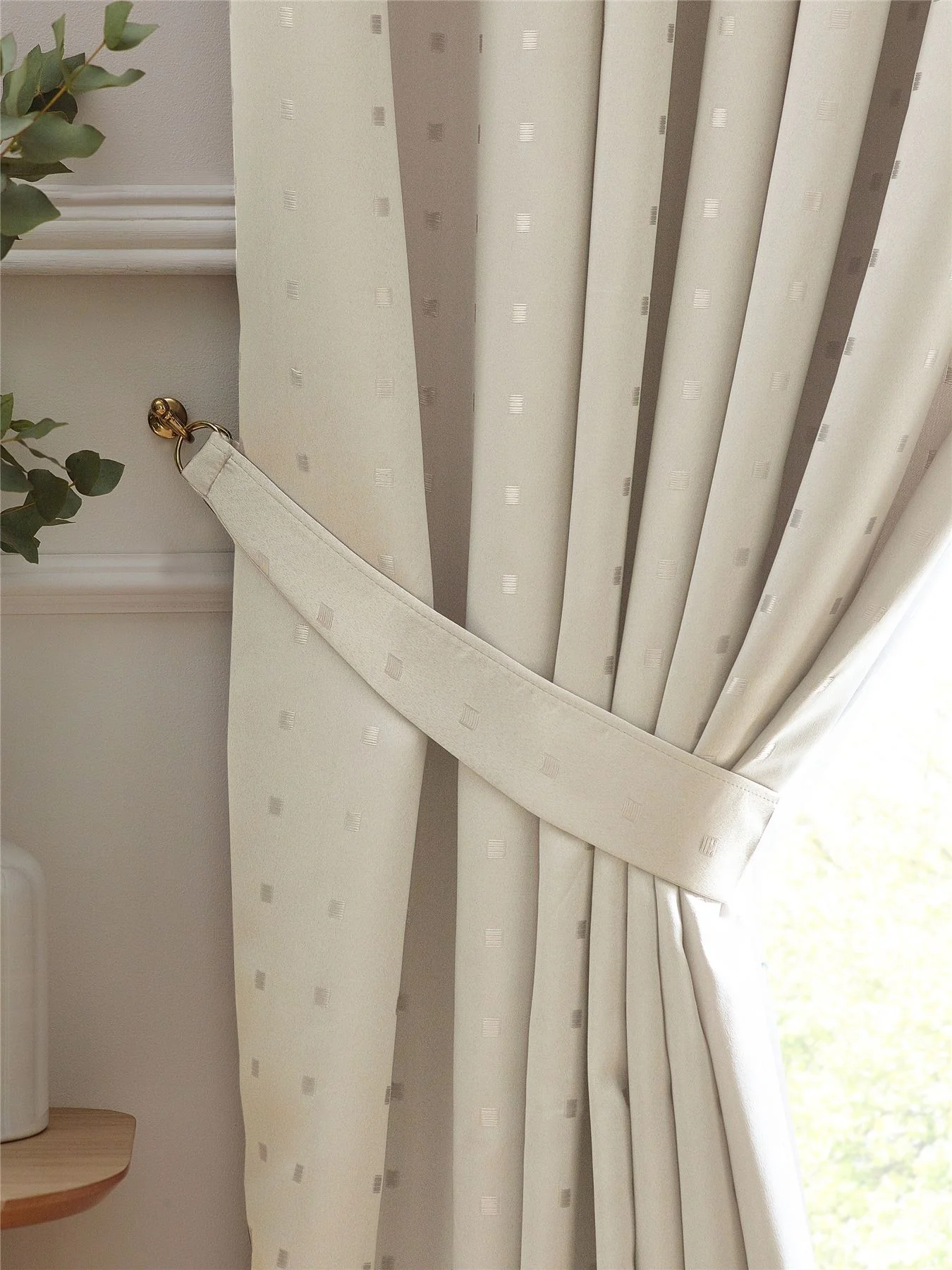 Madison Dobby Square Lined Ring Top Curtains - Image 2