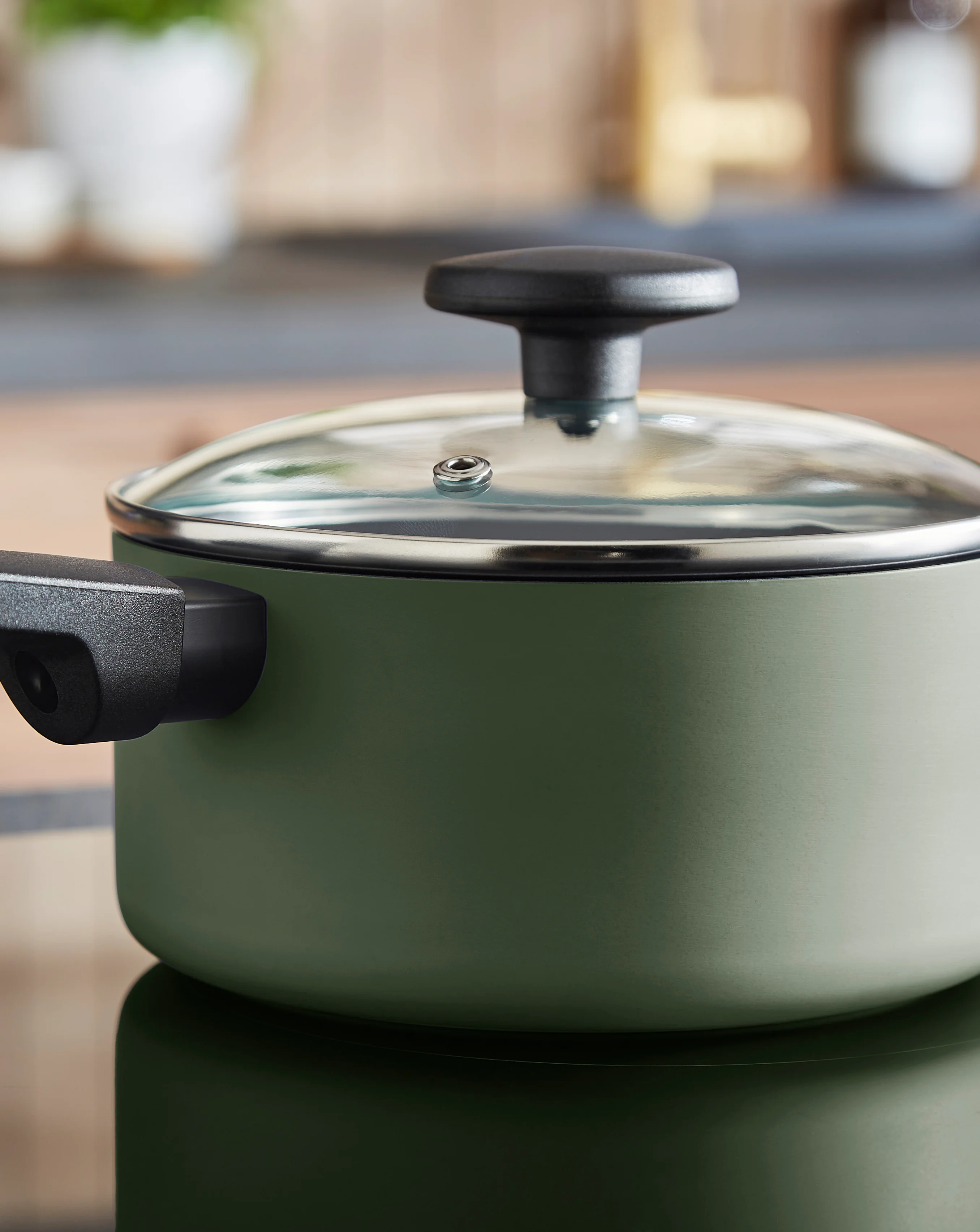 Morphy Richards 3 Piece Recycled Aluminium Saucepan Set - Green - Image 8
