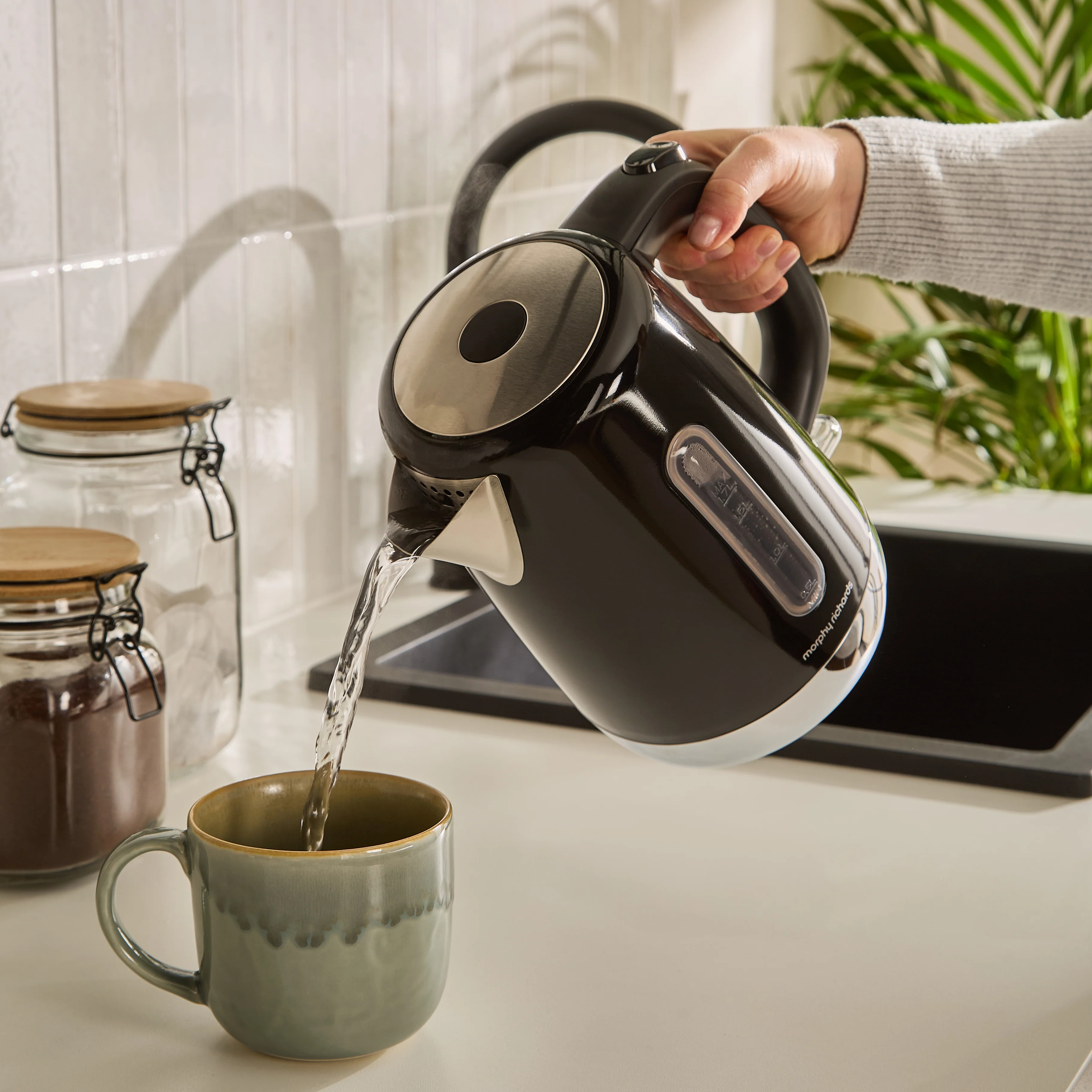 Morphy Richards Equip Morphy Black Kettle And Toaster Set - Image 11