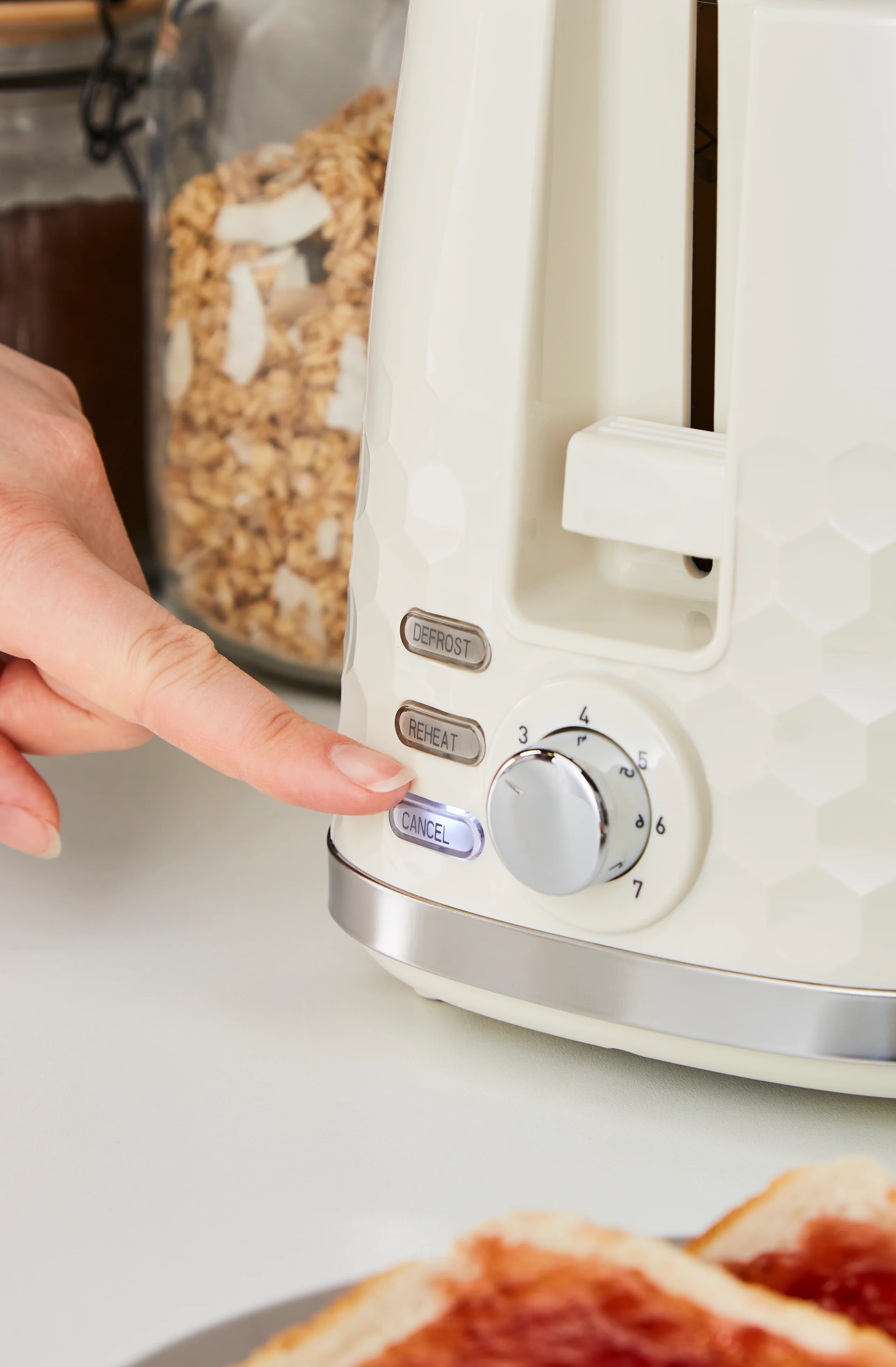 Morphy Richards Hive Cream Kettle and Toaster Set - Image 10