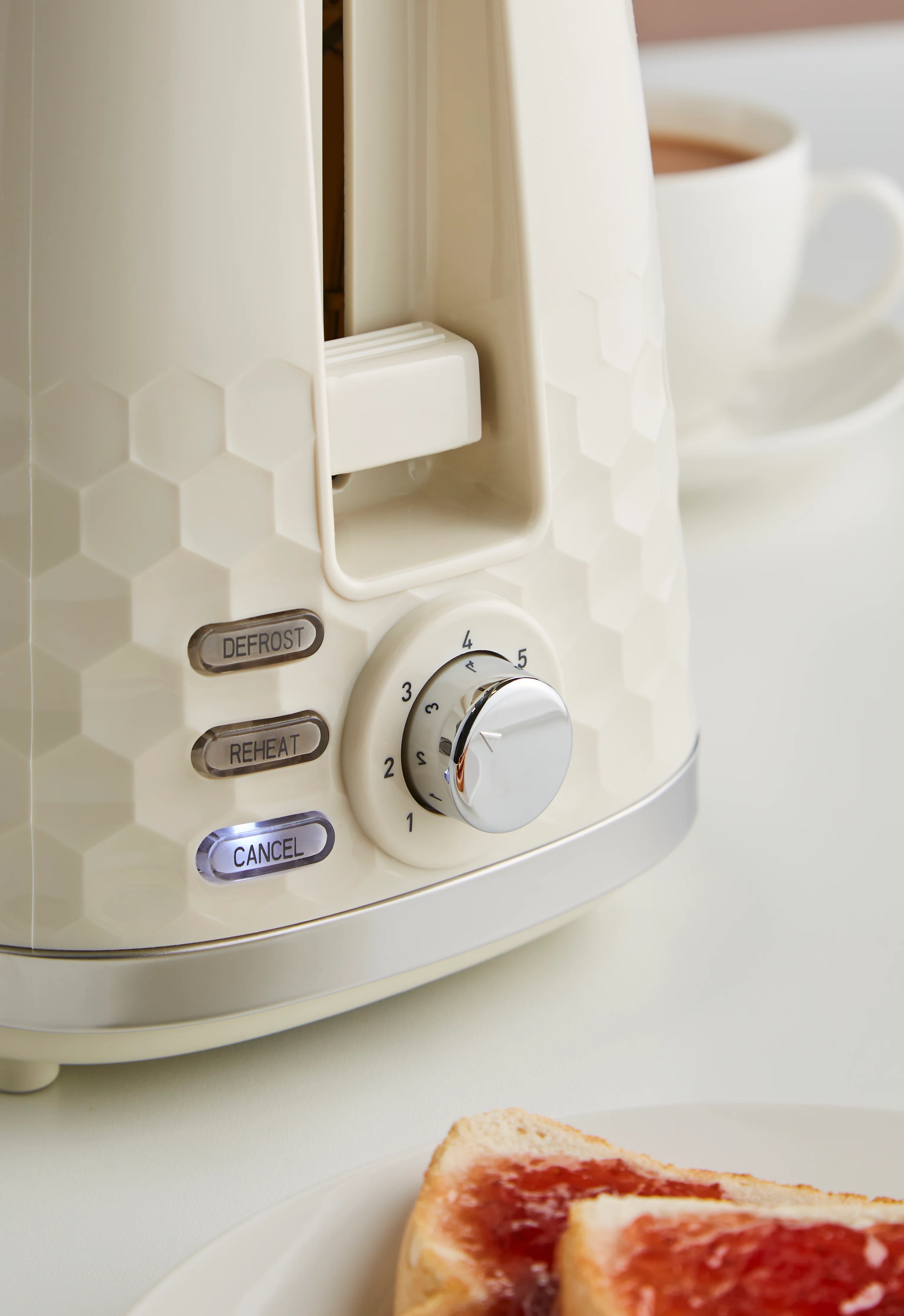 Morphy Richards Hive Cream Kettle and Toaster Set - Image 11