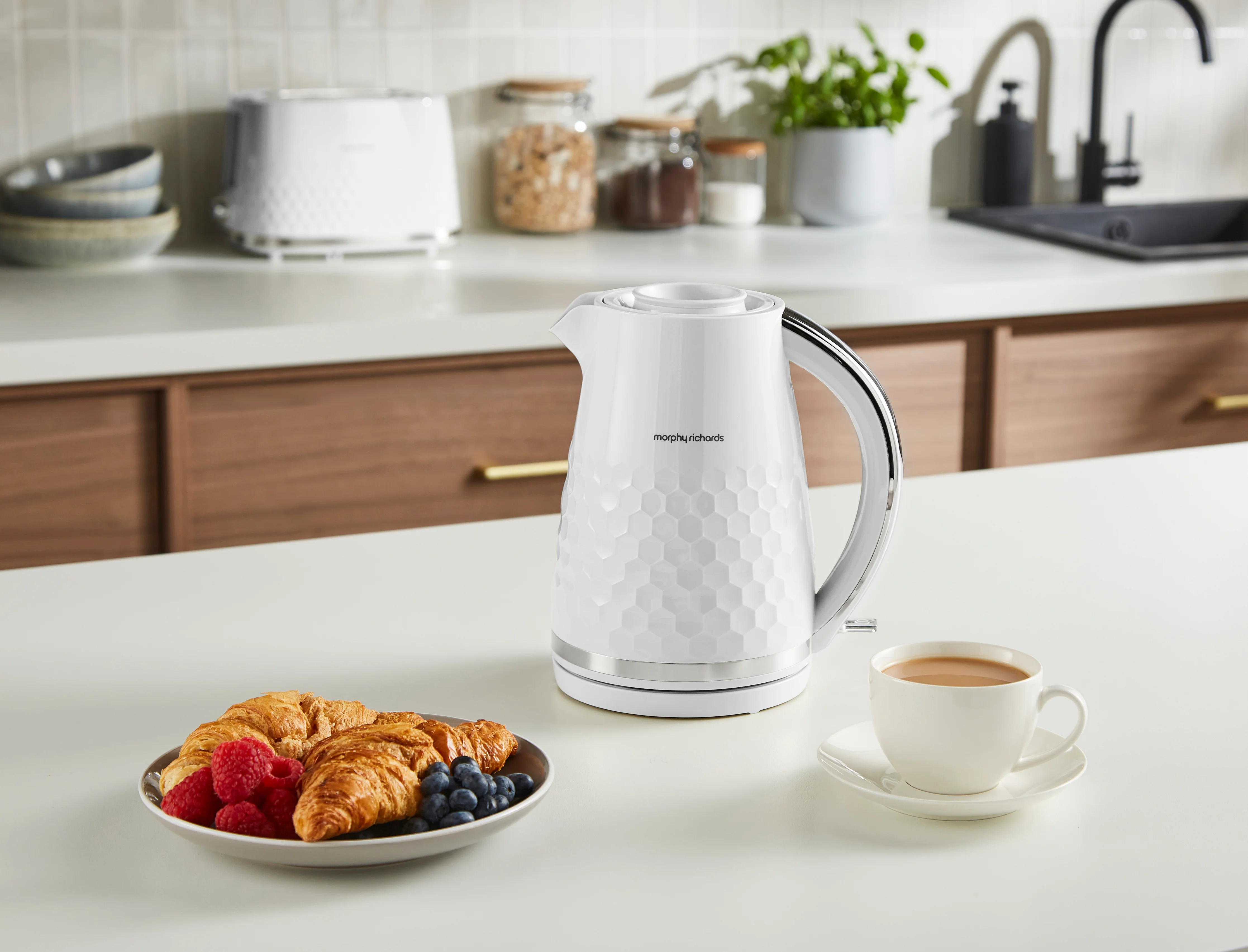 Morphy Richards Hive White Kettle and Toaster Set - Image 9