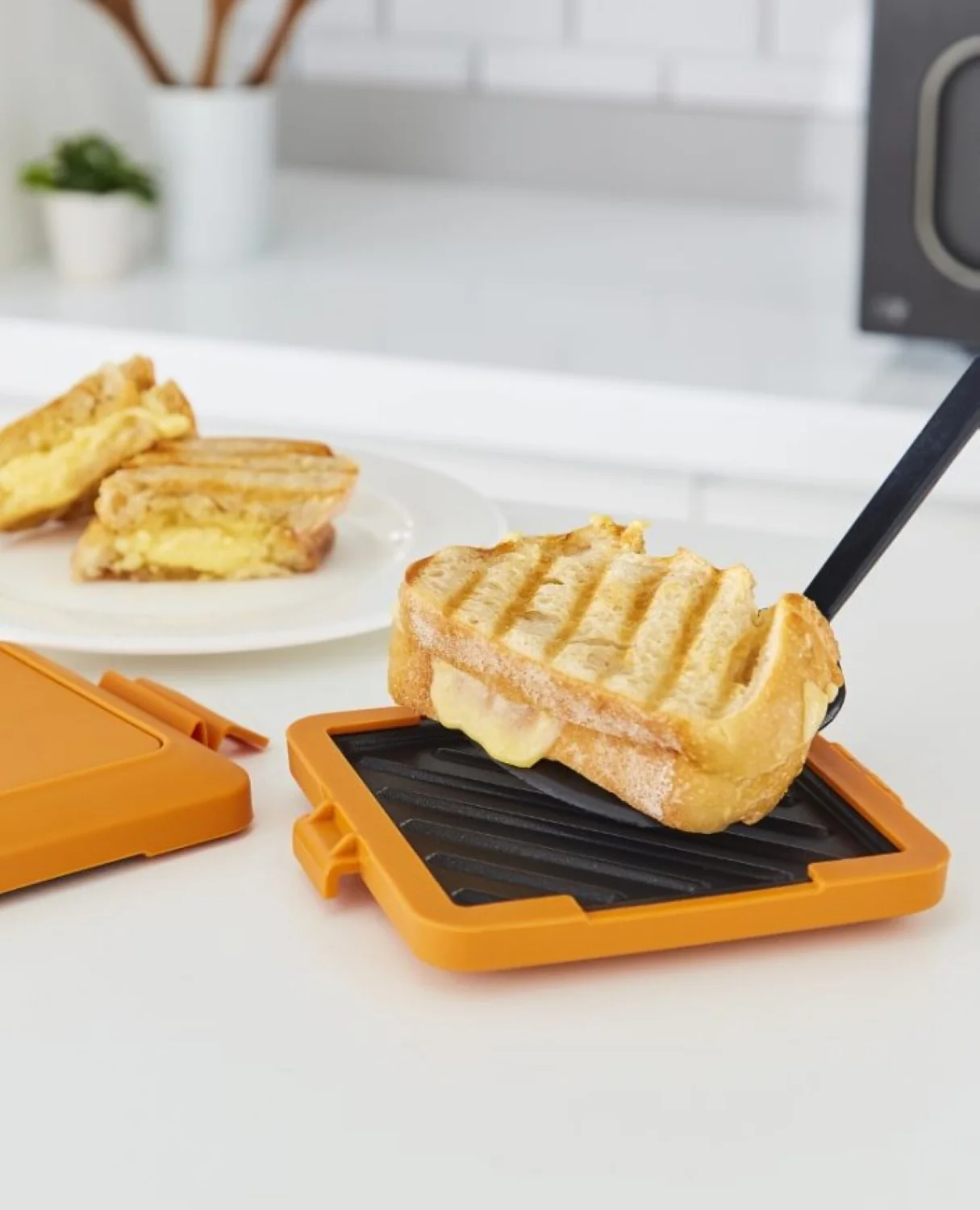 Morphy Richards Mico Microwave Toastie Sandwich Maker and Grill - Image 10