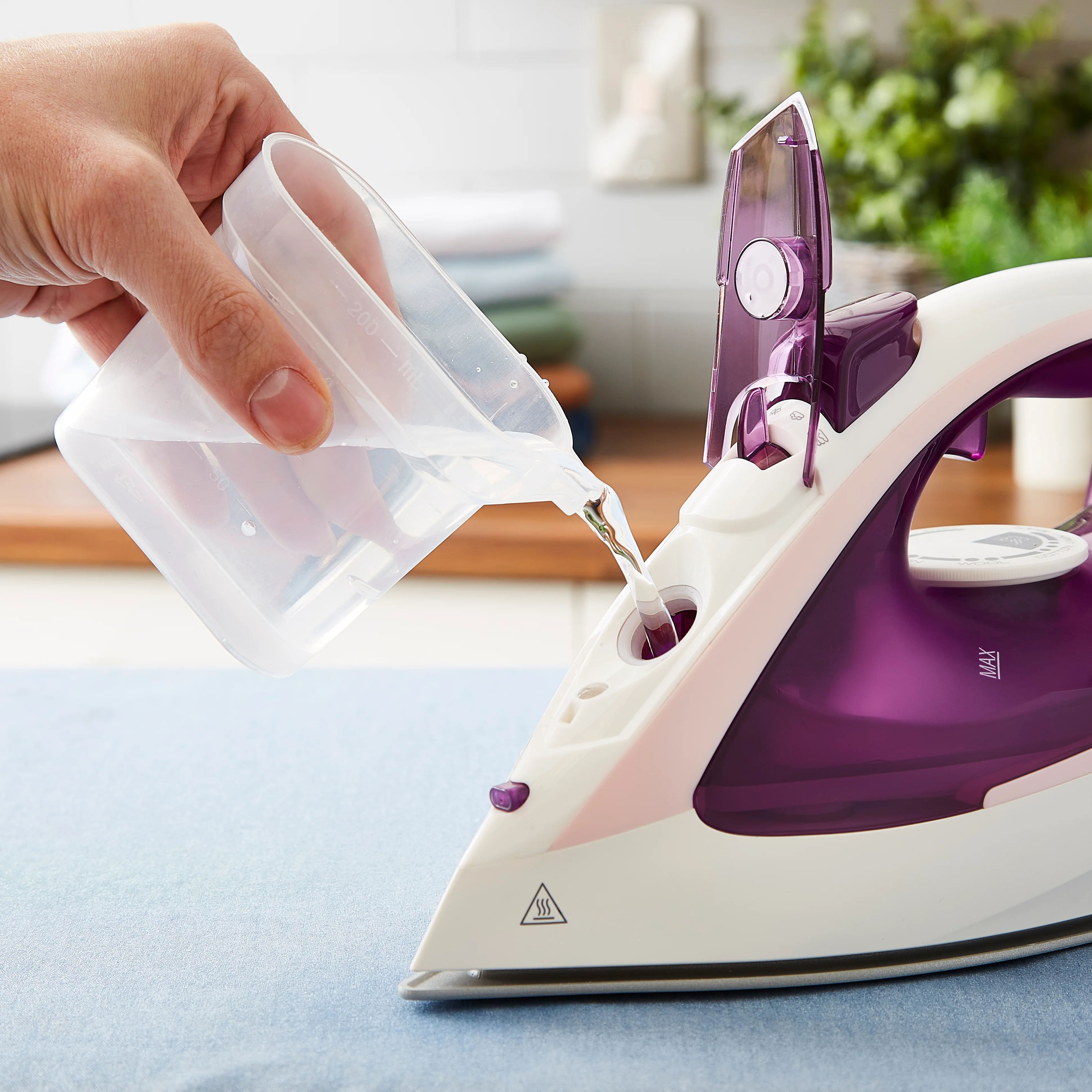 Morphy Richards Steam Flow 2400W Turbo Steam Iron - Image 11