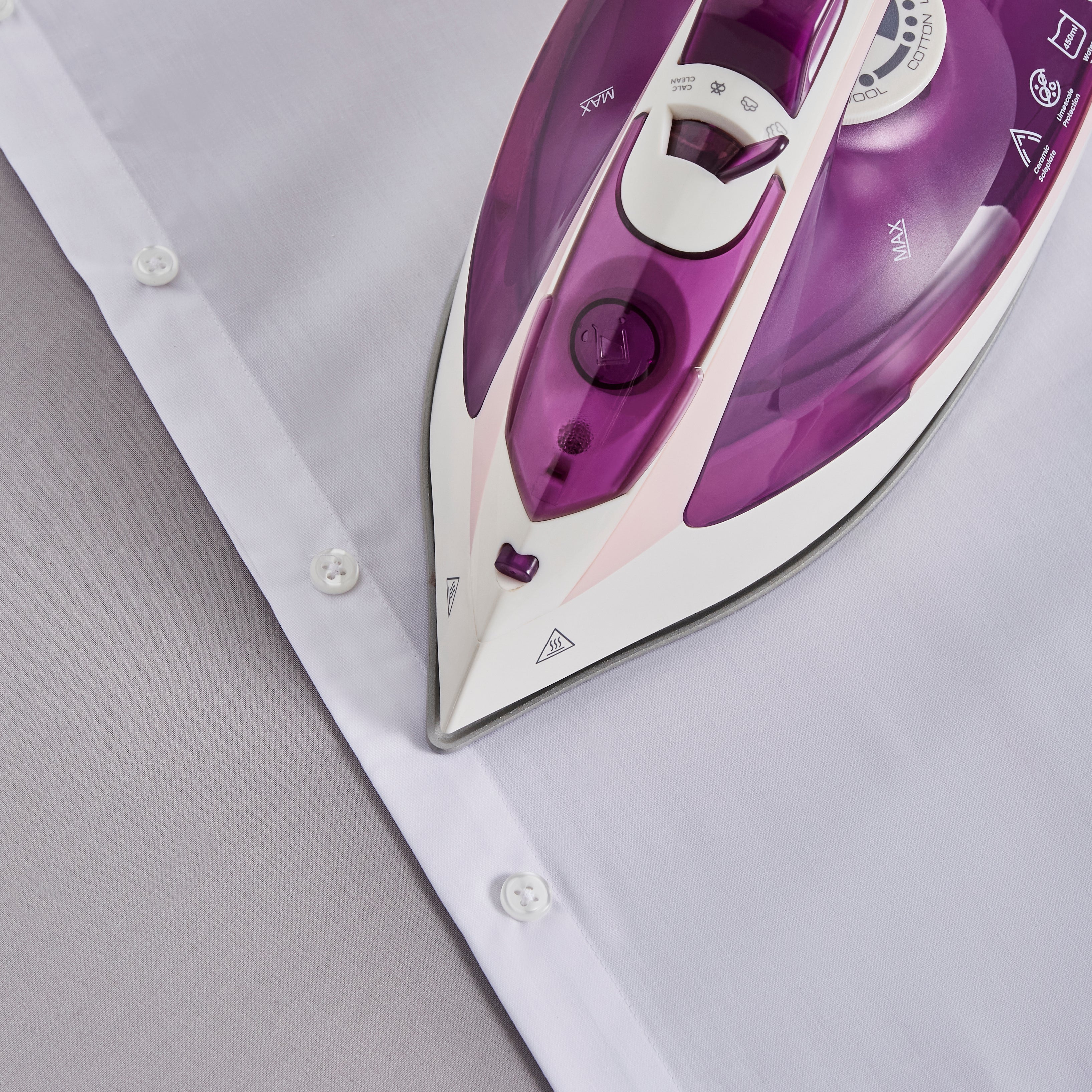 Morphy Richards Steam Flow 2400W Turbo Steam Iron - Image 15
