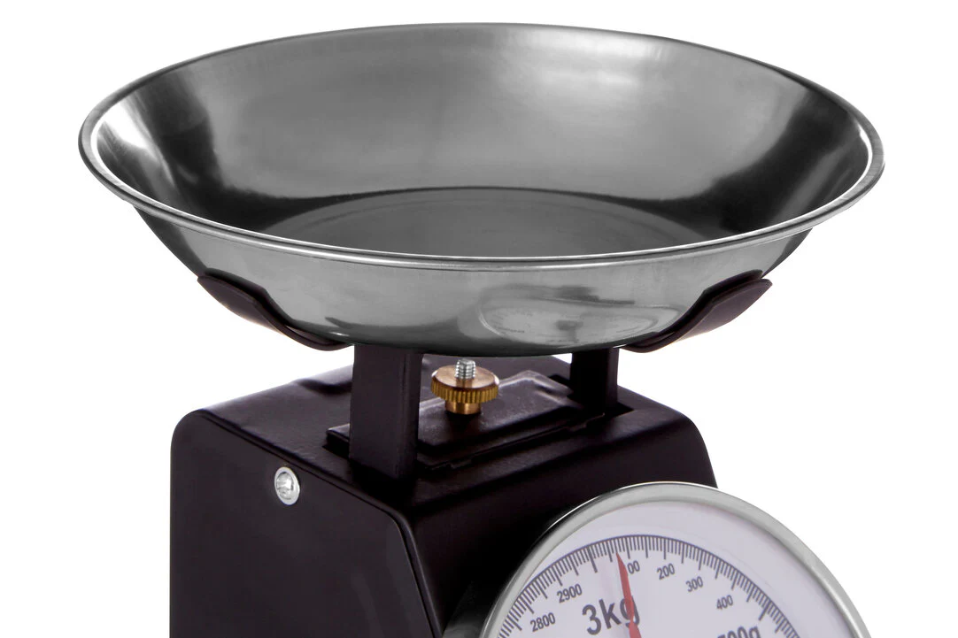 Olivier 3kg Matt Black Retro Kitchen Scale - Image 3