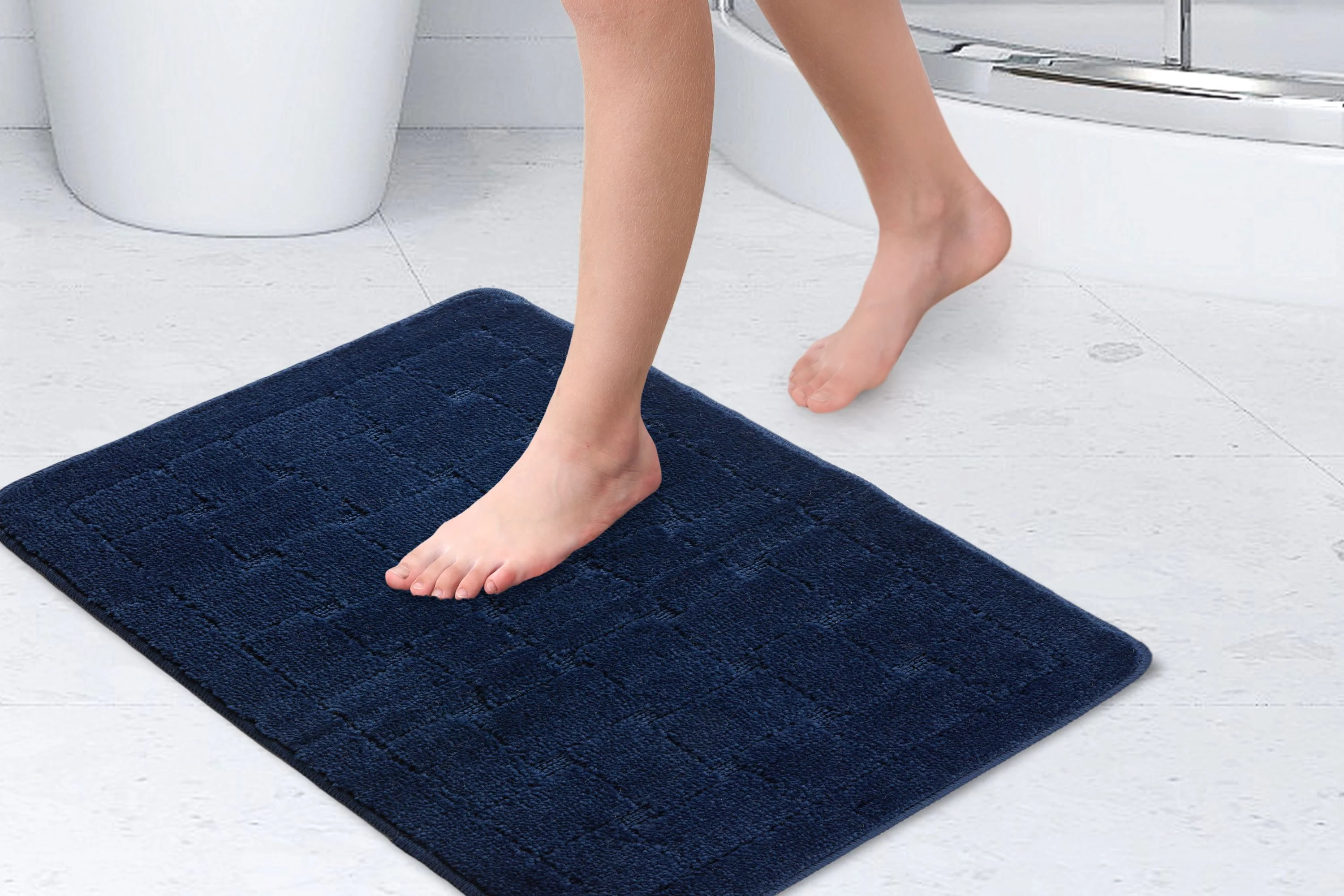 Orkney - Crosshatch Bath mat in Navy - Image 2