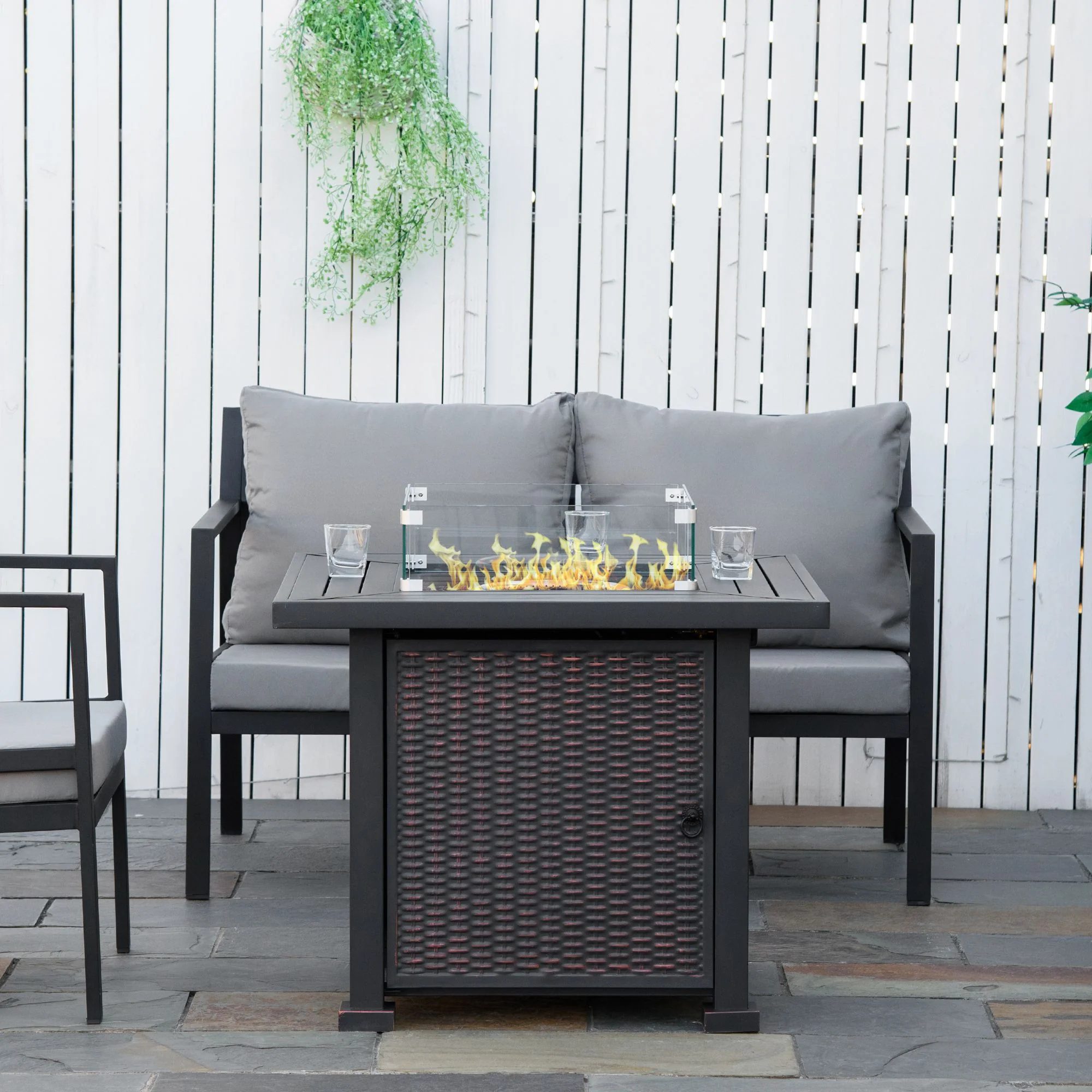Outsunny Square Propane Gas Fire Pit Table, 50000 BTU Rattan Smokeless Firepit Patio Heater with Glass Screen, Glass Beads and Lid, 82cm x 82cm x 66cm, Black