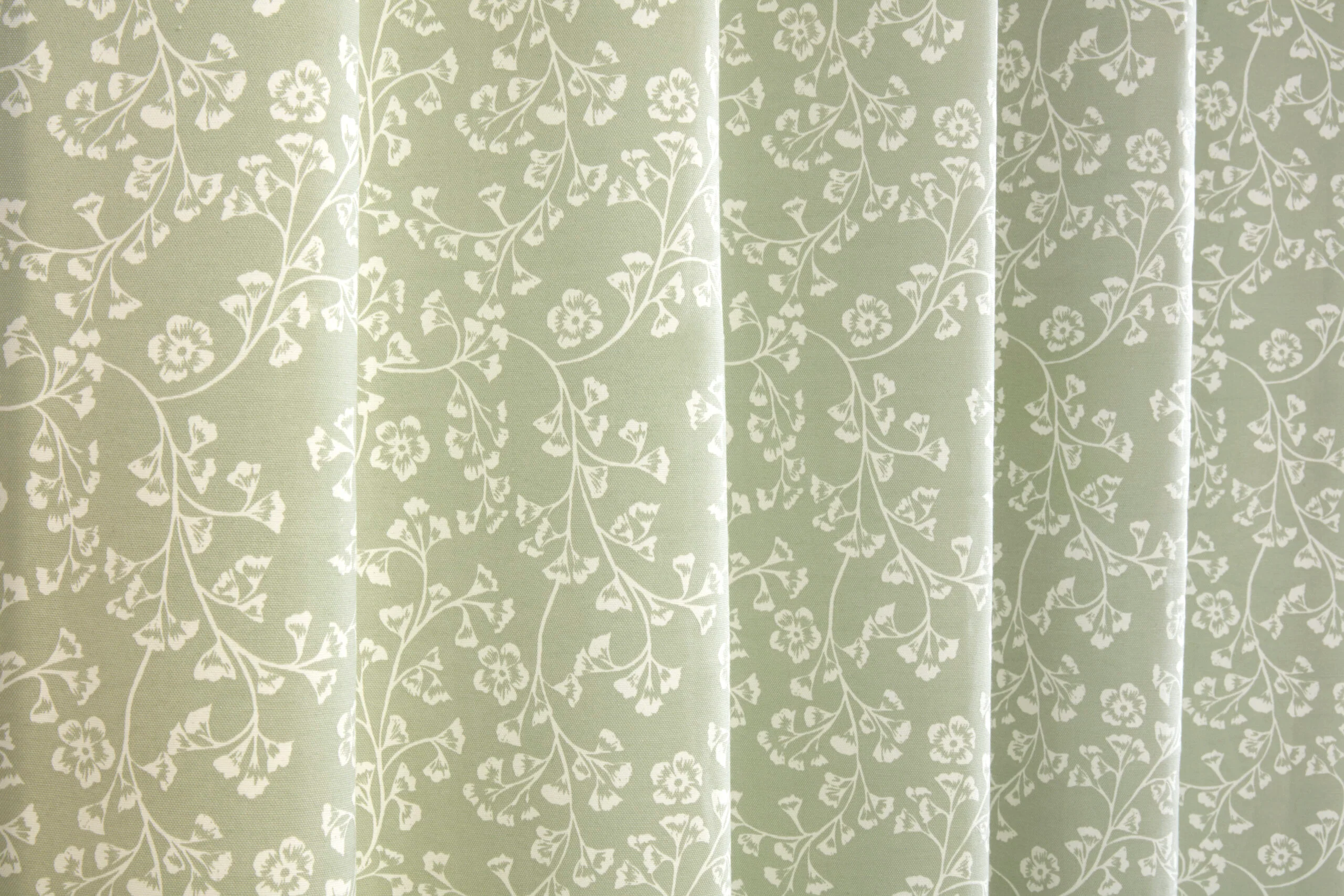 SADE GREEN EYELET CURTAINS - Image 3