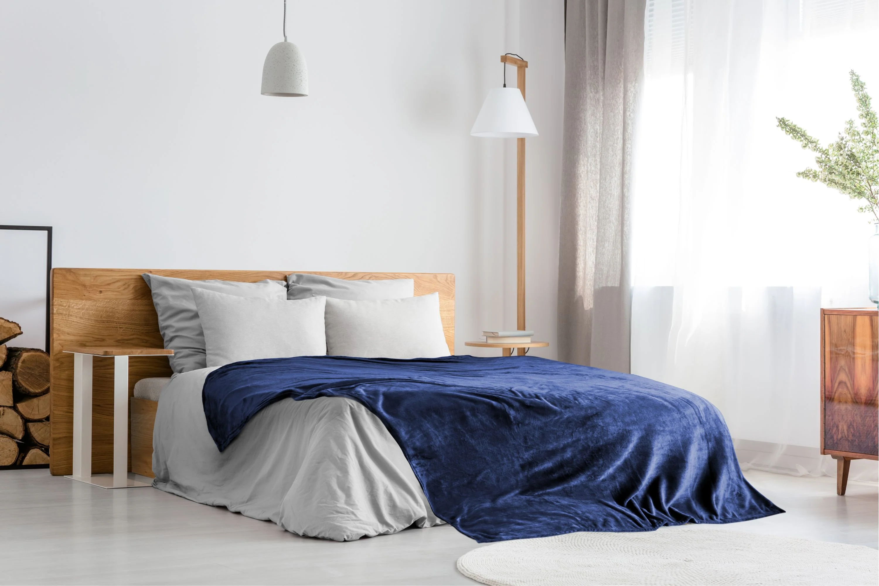 Snug Flannel Fleece Blanket Super Soft Throw in Navy - Image 6