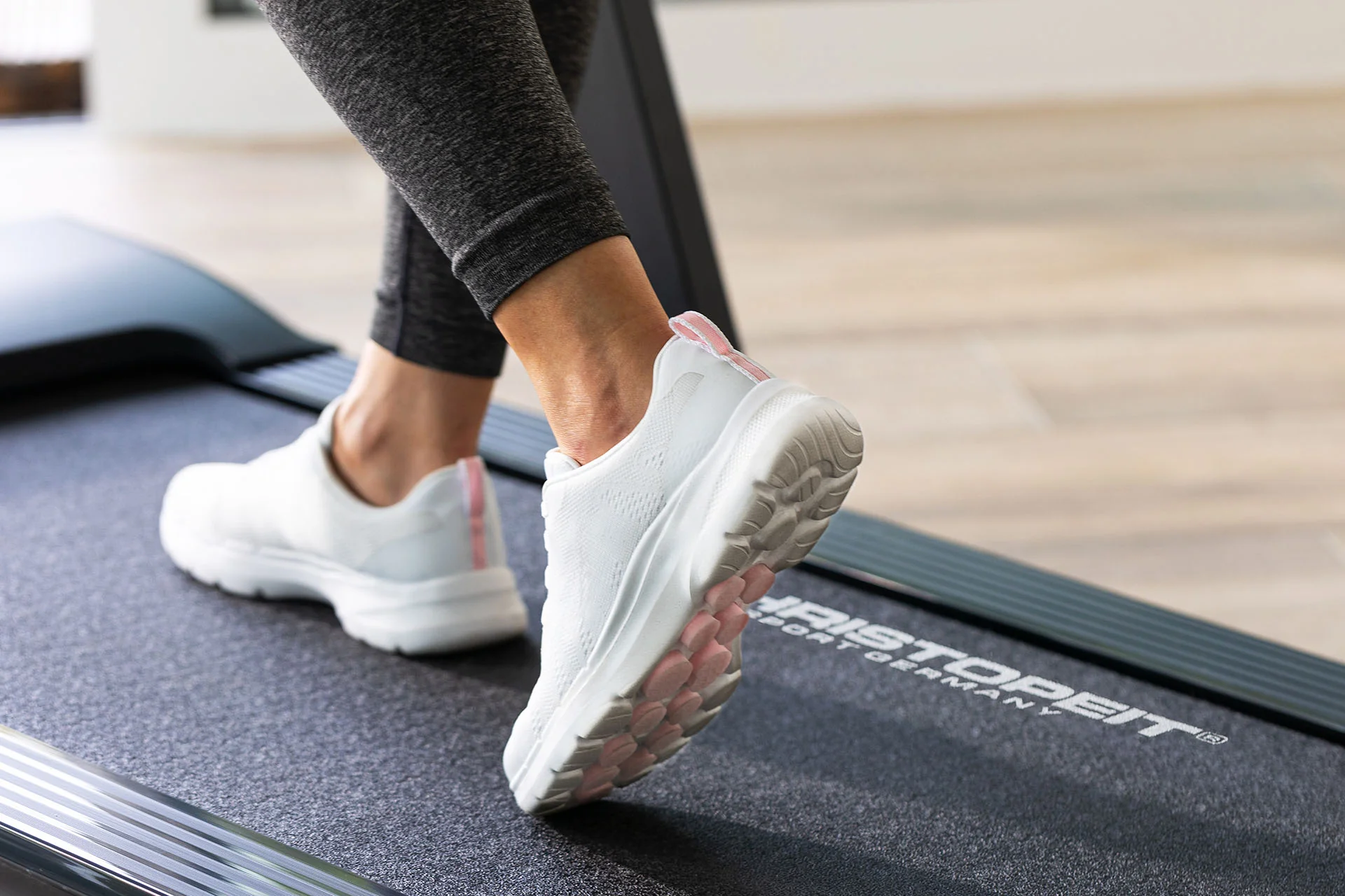 TopSports Treadmil TM 2400S With Gesture Control And Setup Mat - Image 10